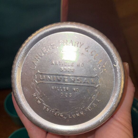 VINTAGE 1950S UNIVERSAL LANDERS FRARY & CLARK PICNIC SET 2 THERMOSES & SNACK BOX - Picture 13 of 15